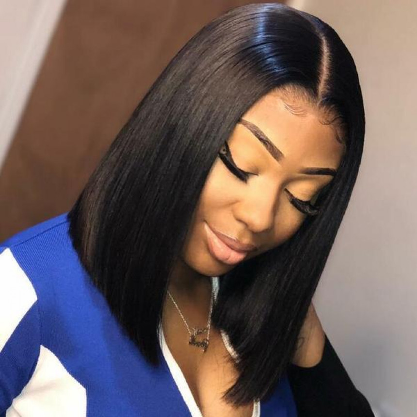 Straight Short Bob Wigs Malaysian Human Hair Middle Part Lace Closure Bob Wig