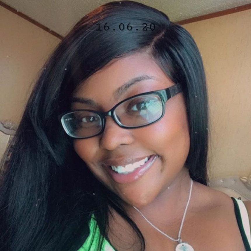 Straight Full Machine Made Wig With Neat Bangs No Lace Affordable 100% Human Hair Wig Straight Full Machine Made Wig With Neat Bangs No Lace Affordable 100% Human Hair Wig